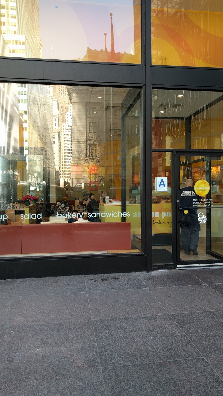 Photo of Au Bon Pain in New York City, New York, United States - 2 Picture of Restaurant, Food, Point of interest, Establishment, Store, Meal takeaway, Cafe, Bakery