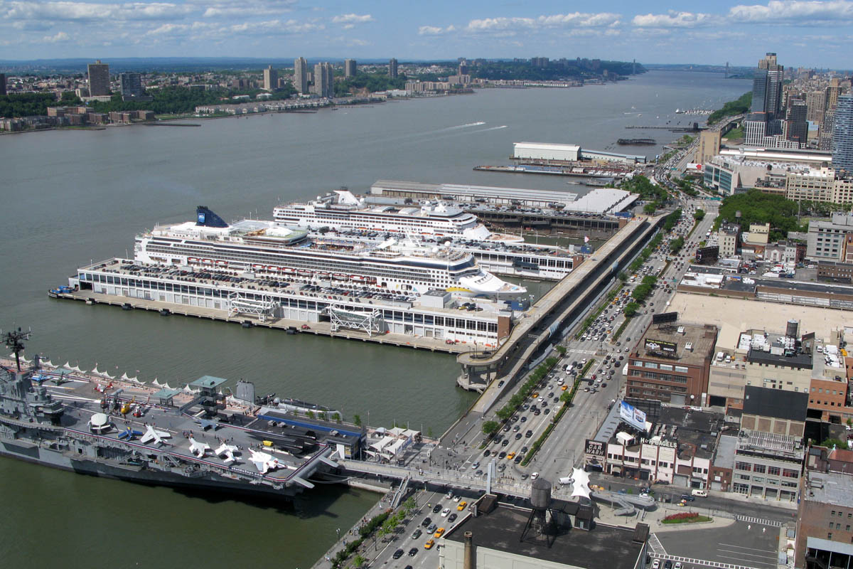 Photo of Manhattan Cruise Terminal in New York City, New York, United States - 2 Picture of Point of interest, Establishment, Transit station