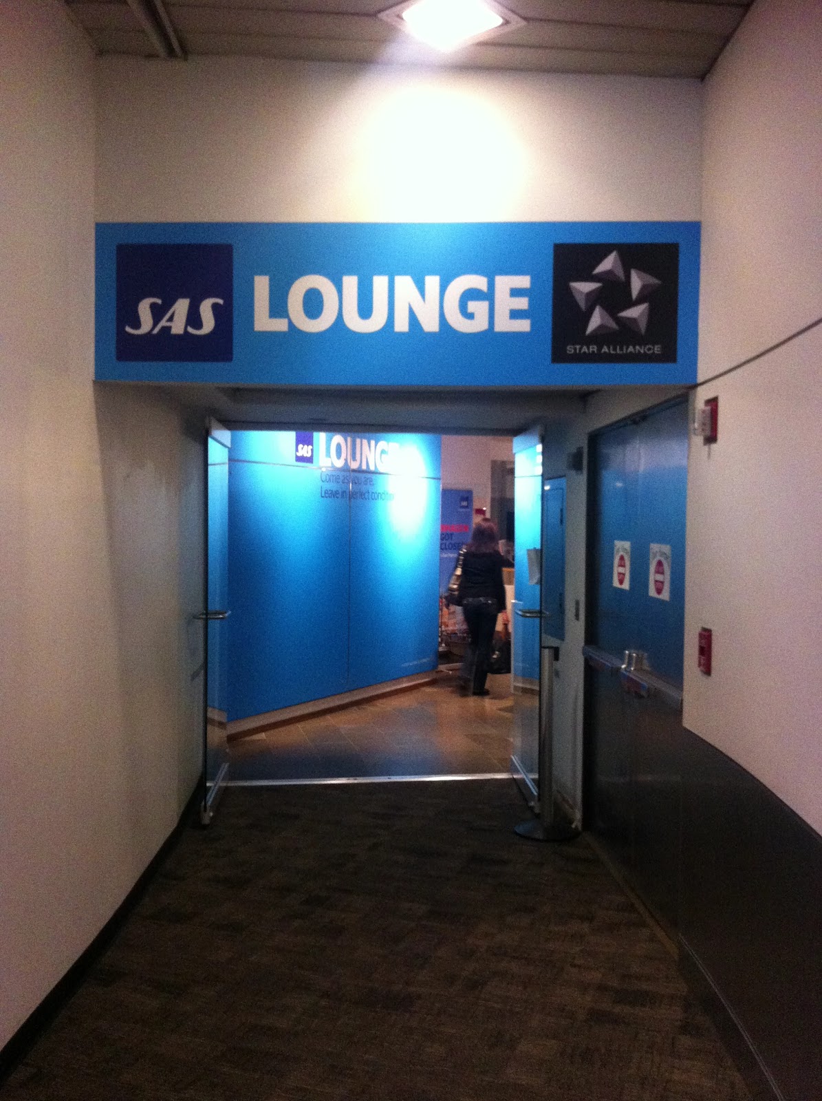 Photo of SAS Business Lounge, Newark International Airport in Newark City, New Jersey, United States - 1 Picture of Point of interest, Establishment, Bar, Night club