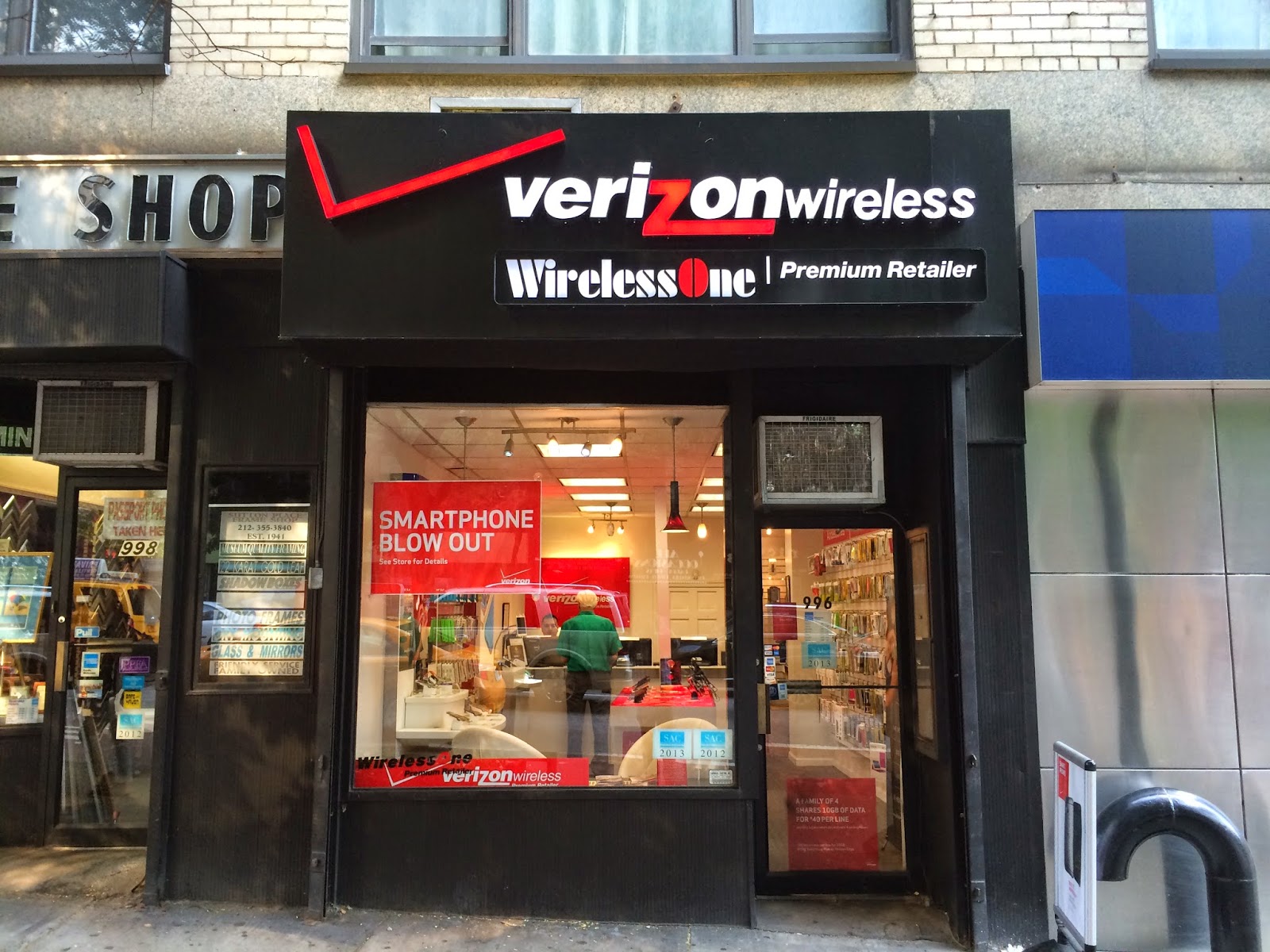 Photo of Verizon Wireless / Wirelessone in New York City, New York, United States - 1 Picture of Point of interest, Establishment, Store, Electronics store