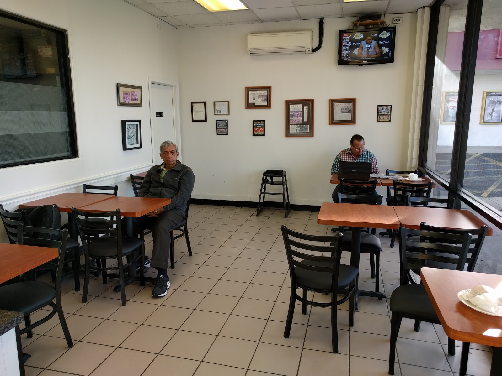 Photo of Eli's Hot Bagels in Aberdeen City, New Jersey, United States - 3 Picture of Food, Point of interest, Establishment, Store, Bakery