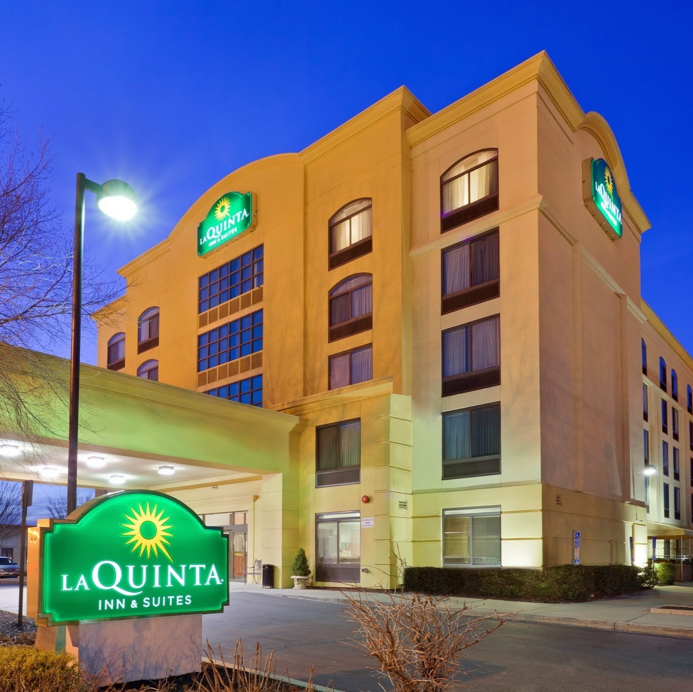 Photo of La Quinta Inn & Suites Garden City in Garden City, New York, United States - 1 Picture of Point of interest, Establishment, Lodging
