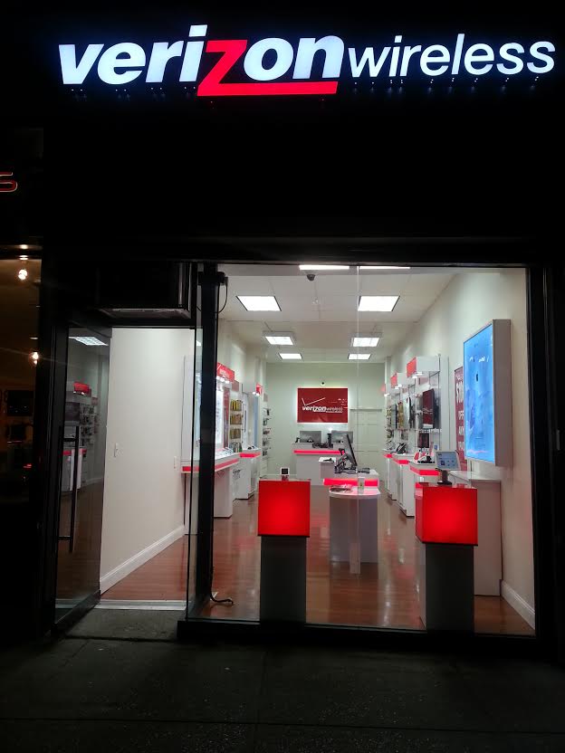 Photo of Manhattan Verizon Wireless in New York City, New York, United States - 1 Picture of Point of interest, Establishment, Store