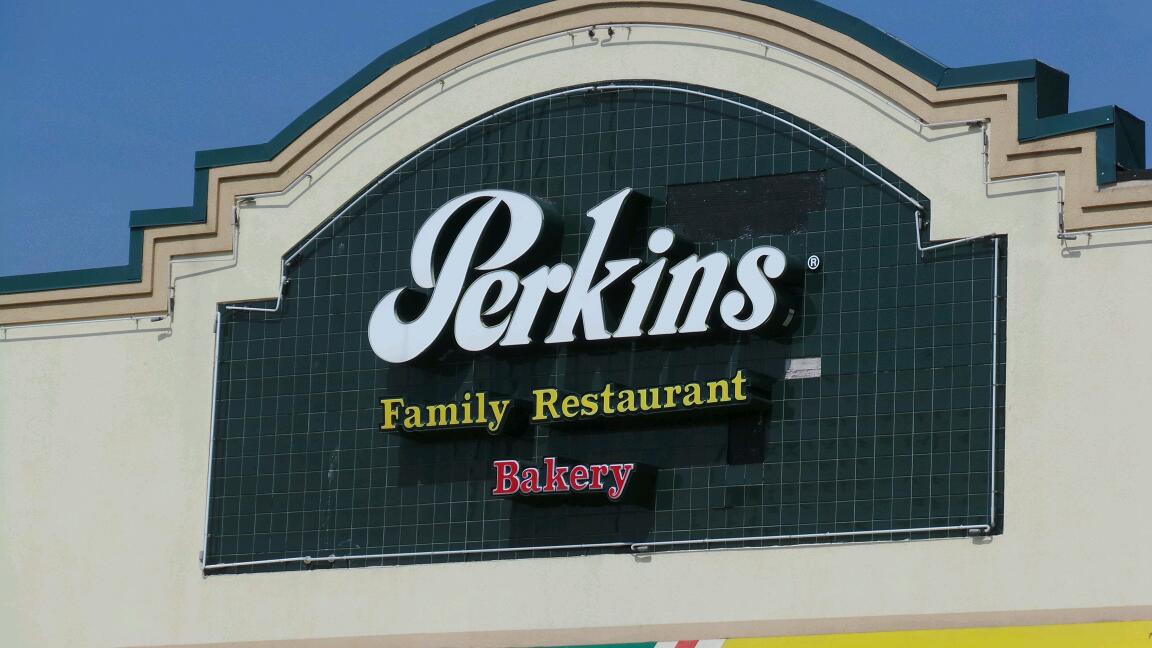 Photo of Perkins Restaurant & Bakery in Staten Island City, New York, United States - 1 Picture of Restaurant, Food, Point of interest, Establishment, Store, Bakery