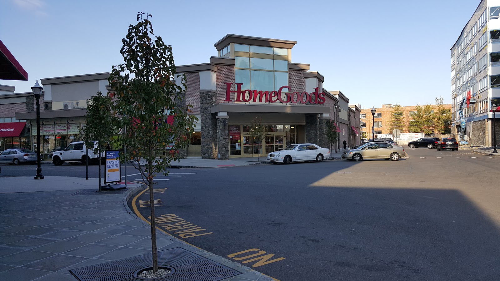 Photo of HomeGoods in Edgewater City, New Jersey, United States - 1 Picture of Point of interest, Establishment, Store, Home goods store