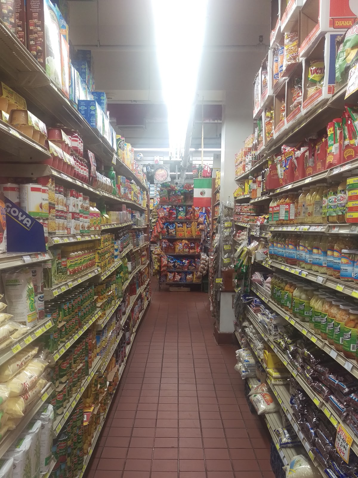 Photo of Las Palmas Supermarket in West New York City, New Jersey, United States - 3 Picture of Food, Point of interest, Establishment, Store, Grocery or supermarket