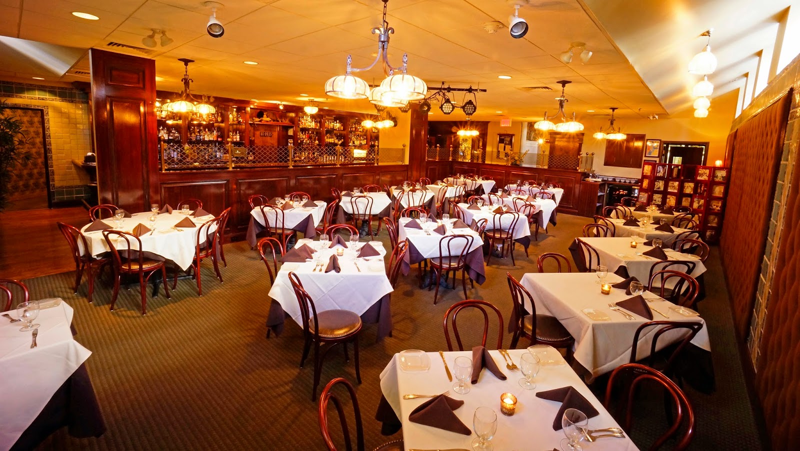 Photo of The Astor Room in Astoria City, New York, United States - 1 Picture of Restaurant, Food, Point of interest, Establishment