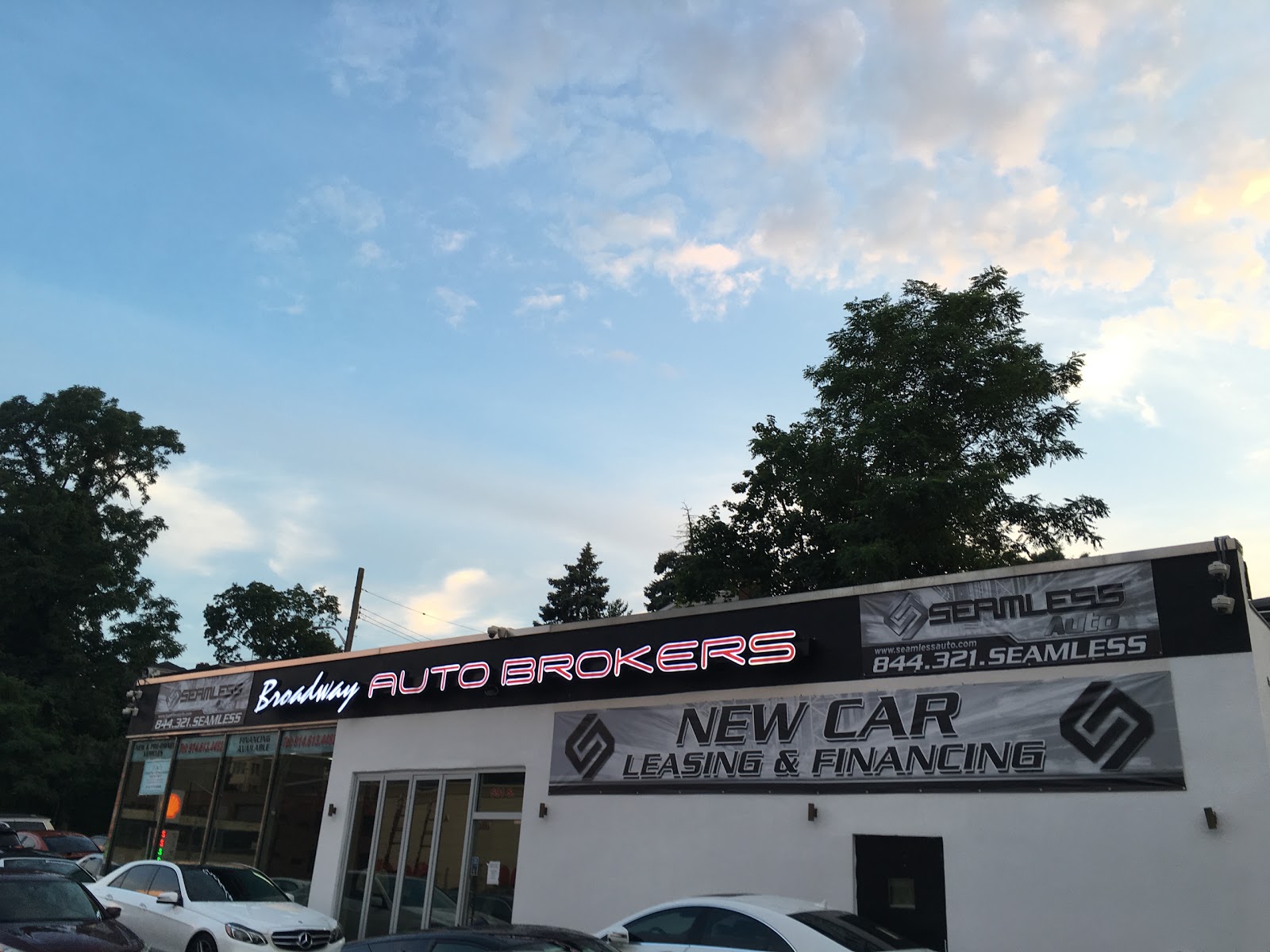 Photo of Seamless Auto in Yonkers City, New York, United States - 4 Picture of Point of interest, Establishment, Car dealer, Store, Car repair, Car rental