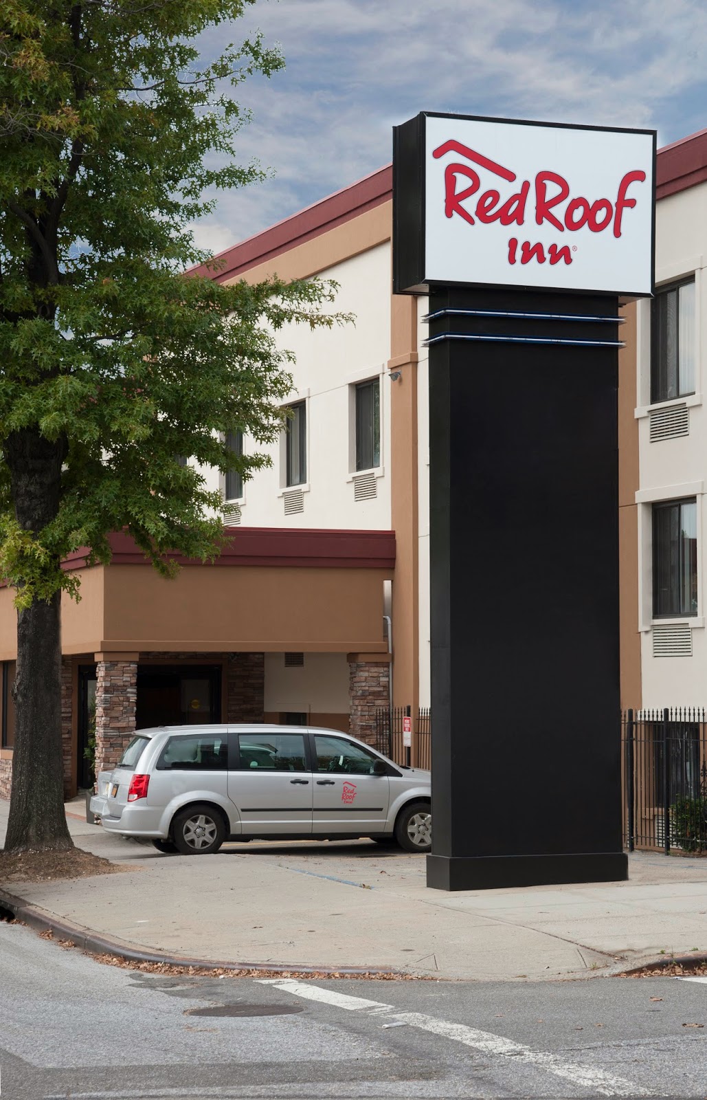 Photo of Red Roof Inn QUEENS in Long Island City, New York, United States - 1 Picture of Point of interest, Establishment, Lodging