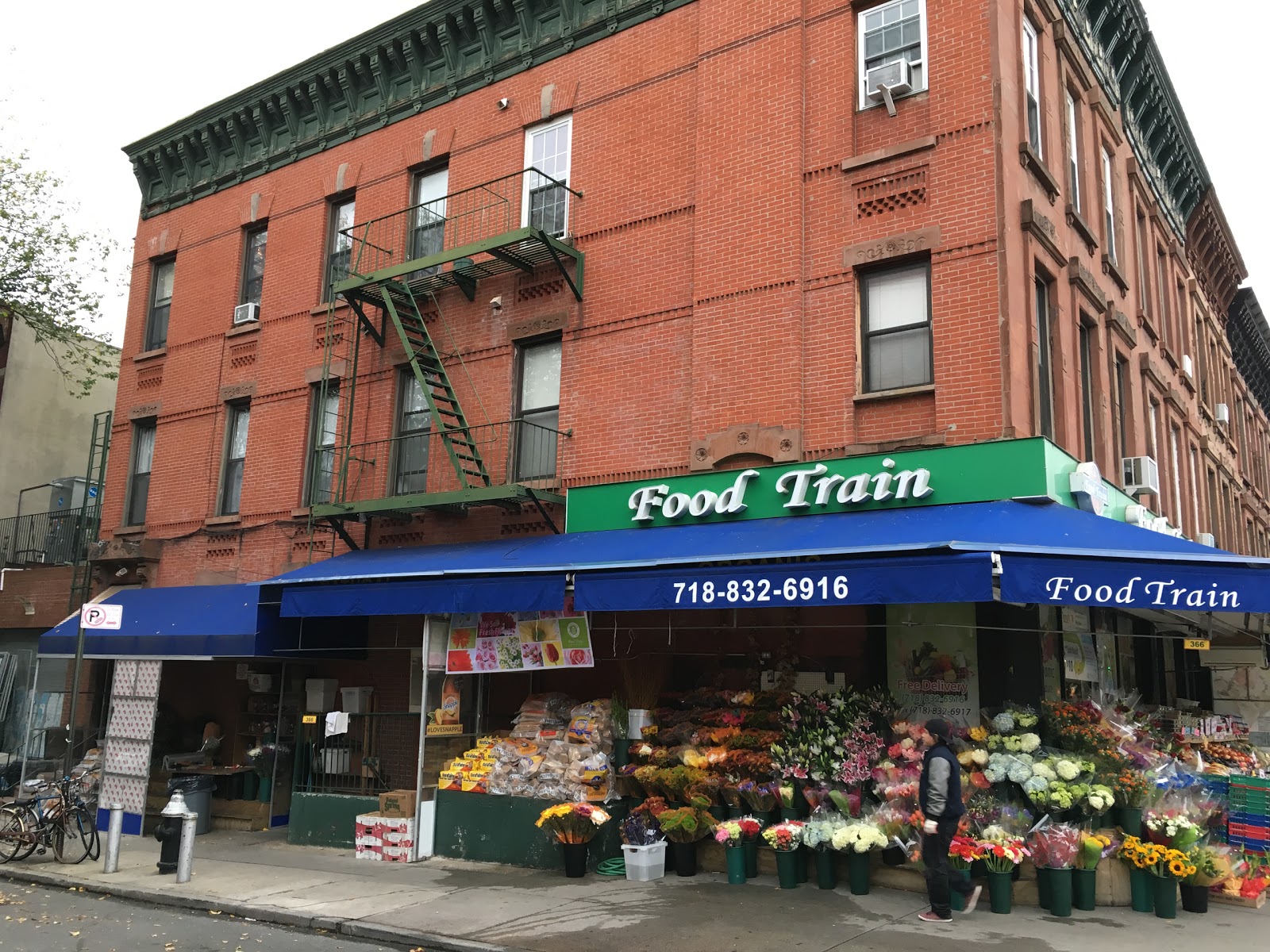 Photo of Food Train in Brooklyn City, New York, United States - 1 Picture of Food, Point of interest, Establishment, Store, Grocery or supermarket, Convenience store