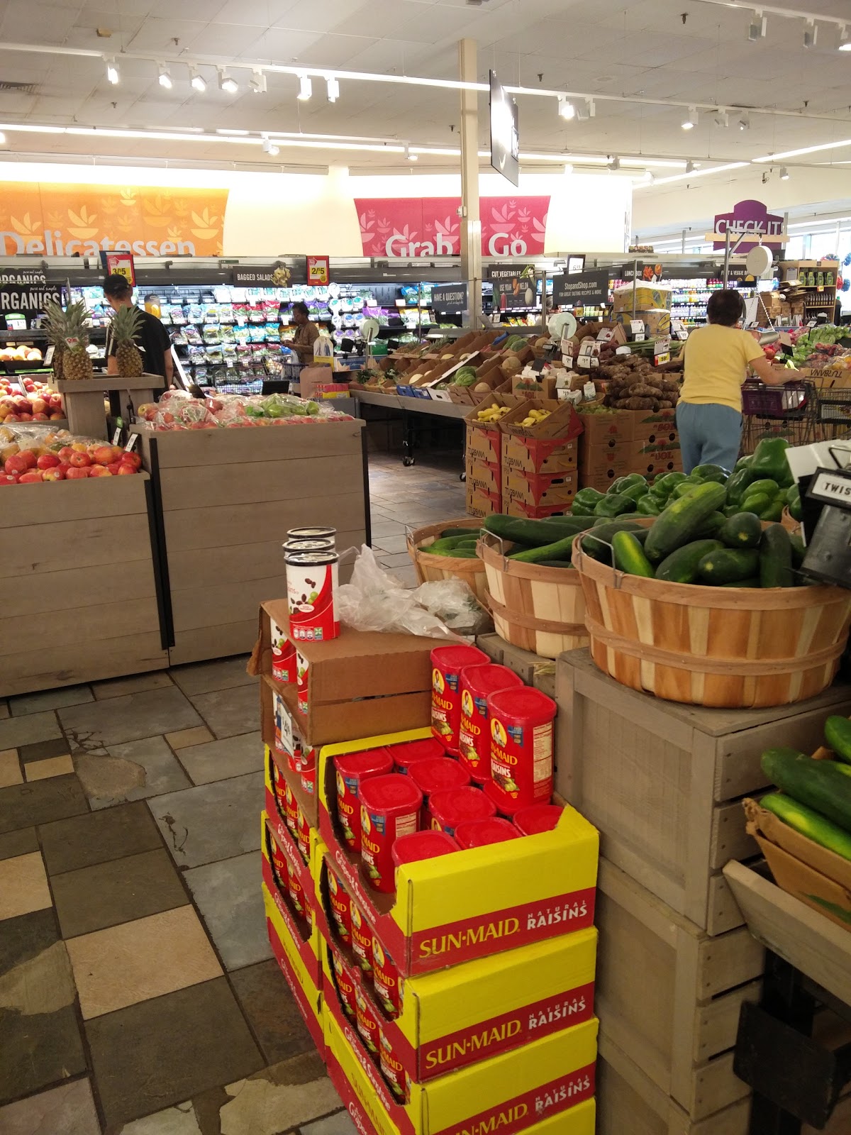 Photo of stop and shop in Franklin Square City, New York, United States - 4 Picture of Food, Point of interest, Establishment, Store, Grocery or supermarket