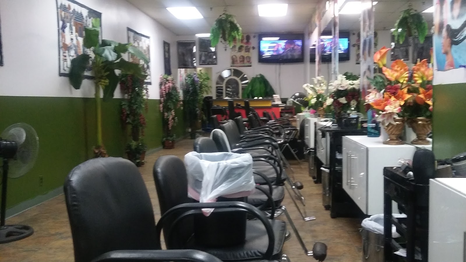 Photo of Unique Hairbraiding in City of Orange, New Jersey, United States - 1 Picture of Point of interest, Establishment, Beauty salon