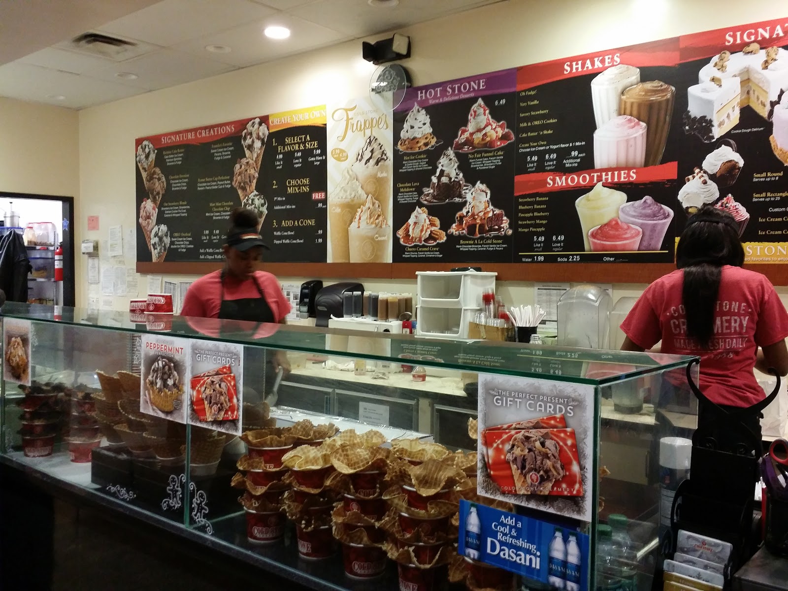 Photo of Cold Stone Creamery in Garden City, New York, United States - 1 Picture of Restaurant, Food, Point of interest, Establishment, Store, Bakery