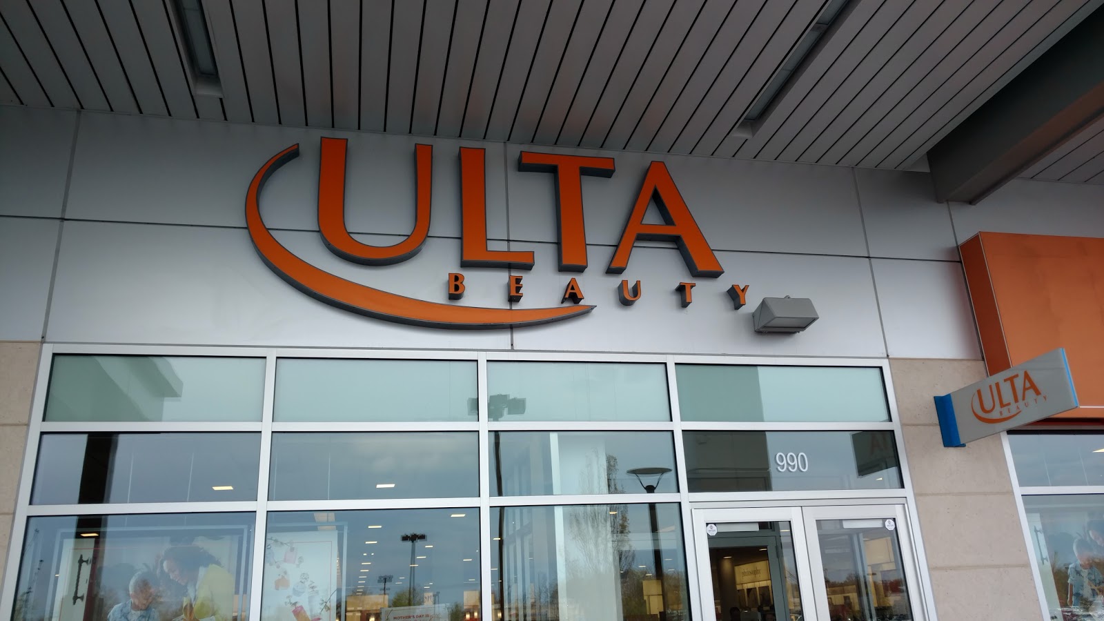 Photo of Ulta in Garden City, New York, United States - 1 Picture of Point of interest, Establishment, Beauty salon, Hair care