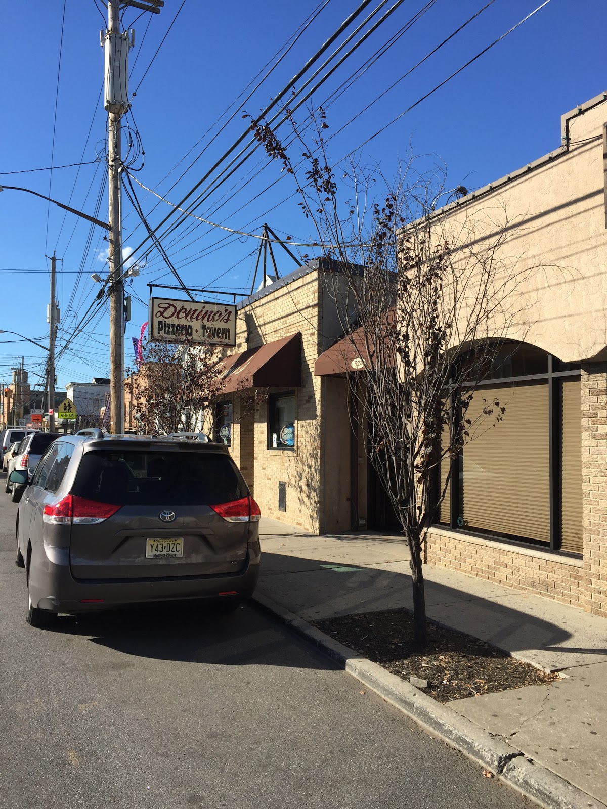 Photo of Denino's Pizzeria & Tavern in Richmond City, New York, United States - 4 Picture of Restaurant, Food, Point of interest, Establishment, Bar