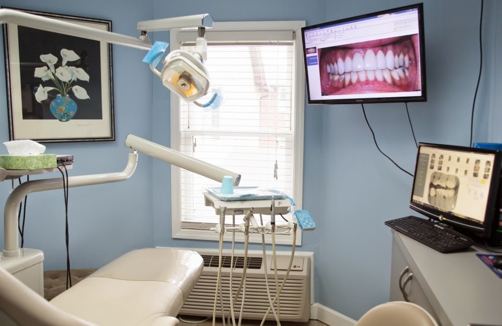 Photo of Lyndhurst Family Dental Associates in Lyndhurst City, New Jersey, United States - 2 Picture of Point of interest, Establishment, Health, Dentist