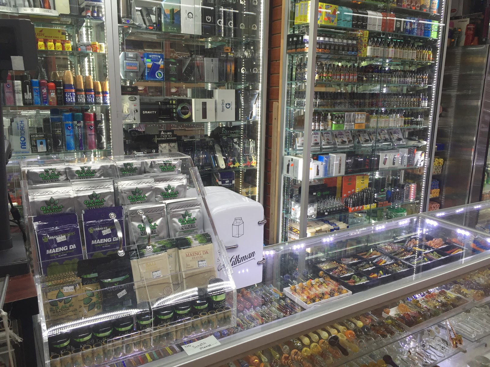 Photo of cloud 69 smoke shop in Manhattan City, New York, United States - 6 Picture of Point of interest, Establishment, Store