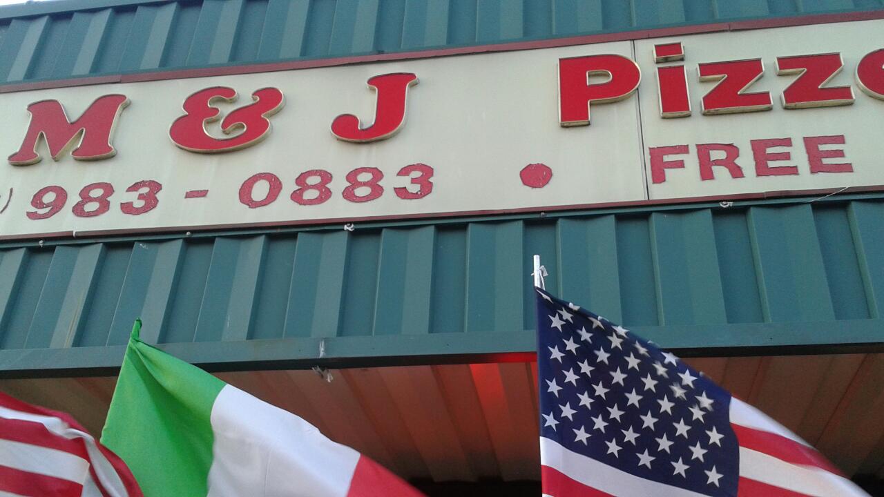 Photo of M & J Pizza in Staten Island City, New York, United States - 1 Picture of Restaurant, Food, Point of interest, Establishment, Meal takeaway, Meal delivery