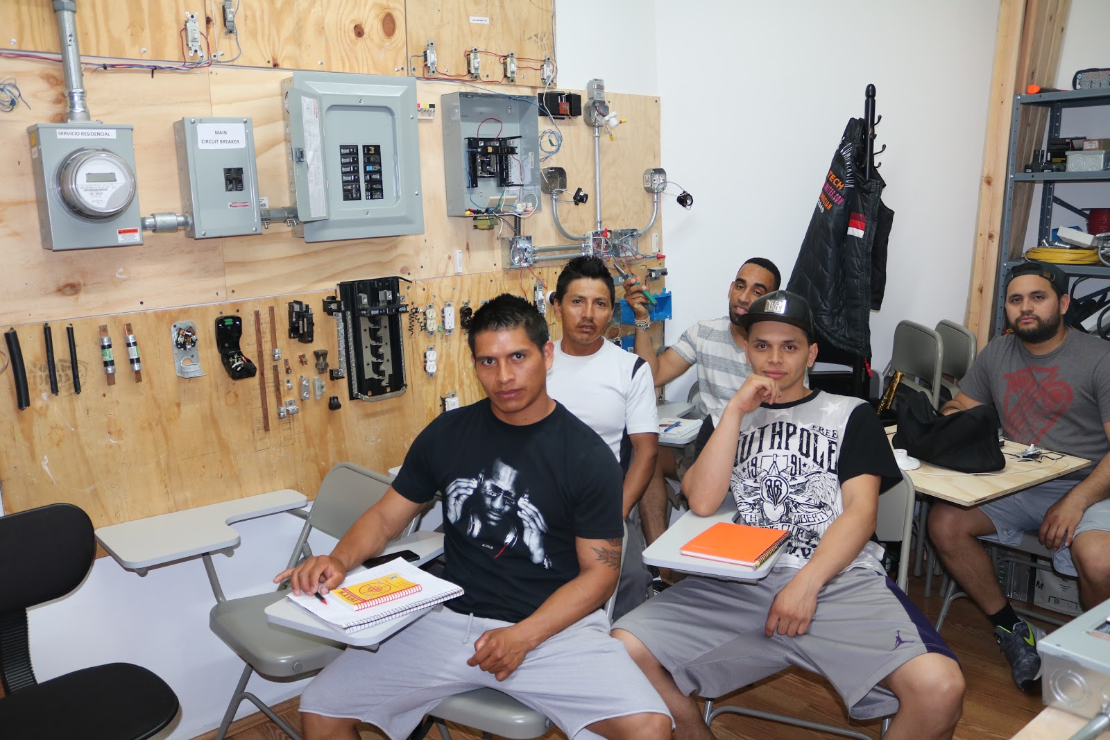 Photo of Clases de Electricidad - Polytechnic Training Center in Occupations and Trades in Queens City, New York, United States - 4 Picture of Point of interest, Establishment, Electrician