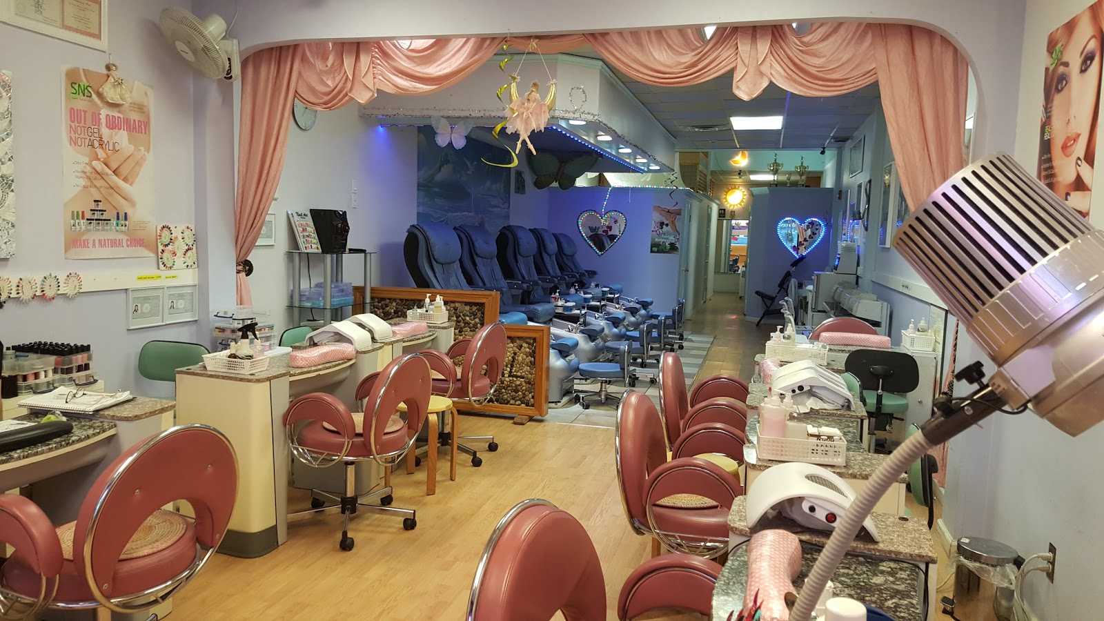 Photo of Crystal Nails & Spa in Bronx City, New York, United States - 1 Picture of Point of interest, Establishment, Spa, Beauty salon, Hair care