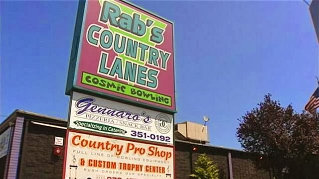 Photo of Rab's Country Lanes in Staten Island City, New York, United States - 7 Picture of Restaurant, Food, Point of interest, Establishment, Meal delivery, Bar, Bowling alley