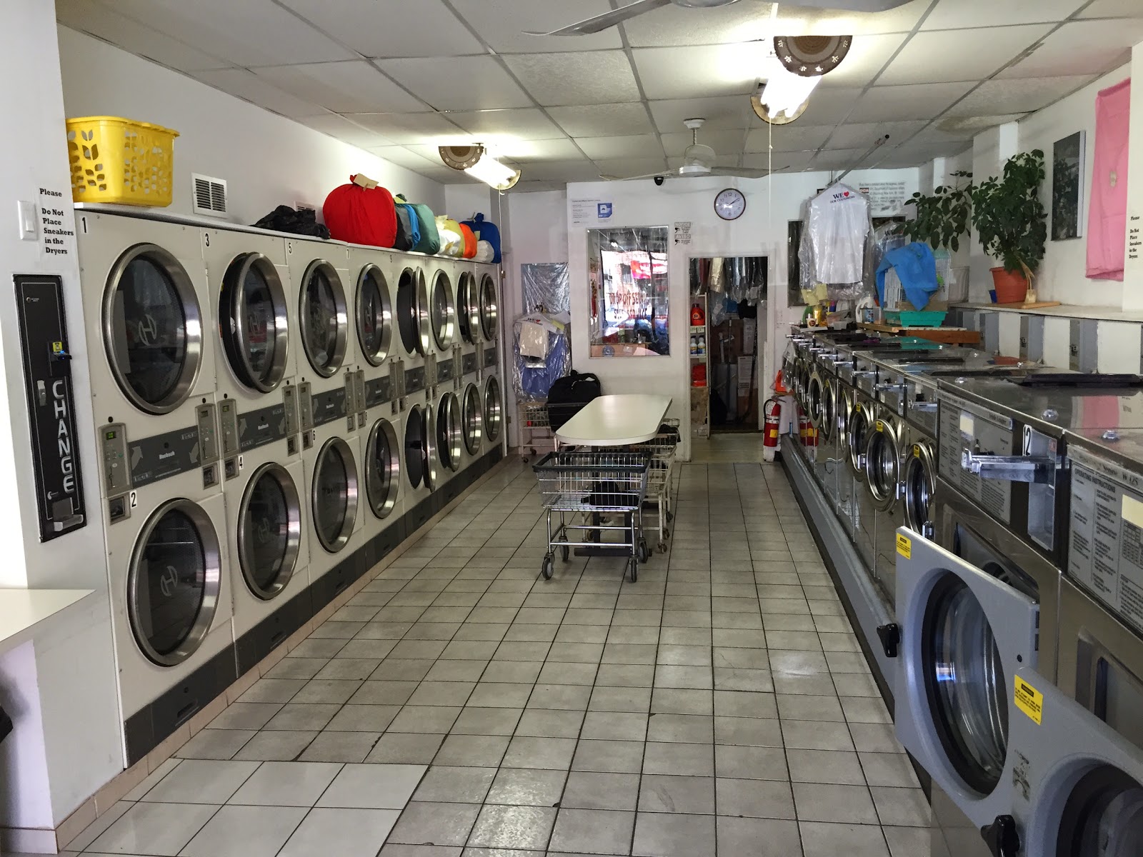 Photo of Lucky Mama Laundromat in Queens City, New York, United States - 4 Picture of Point of interest, Establishment, Laundry