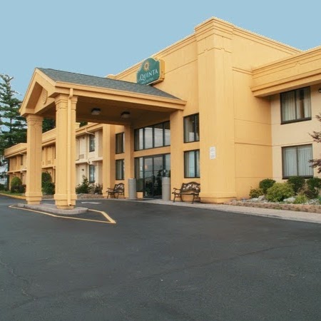 Photo of La Quinta Inn & Suites Wayne in Wayne City, New Jersey, United States - 1 Picture of Point of interest, Establishment, Lodging
