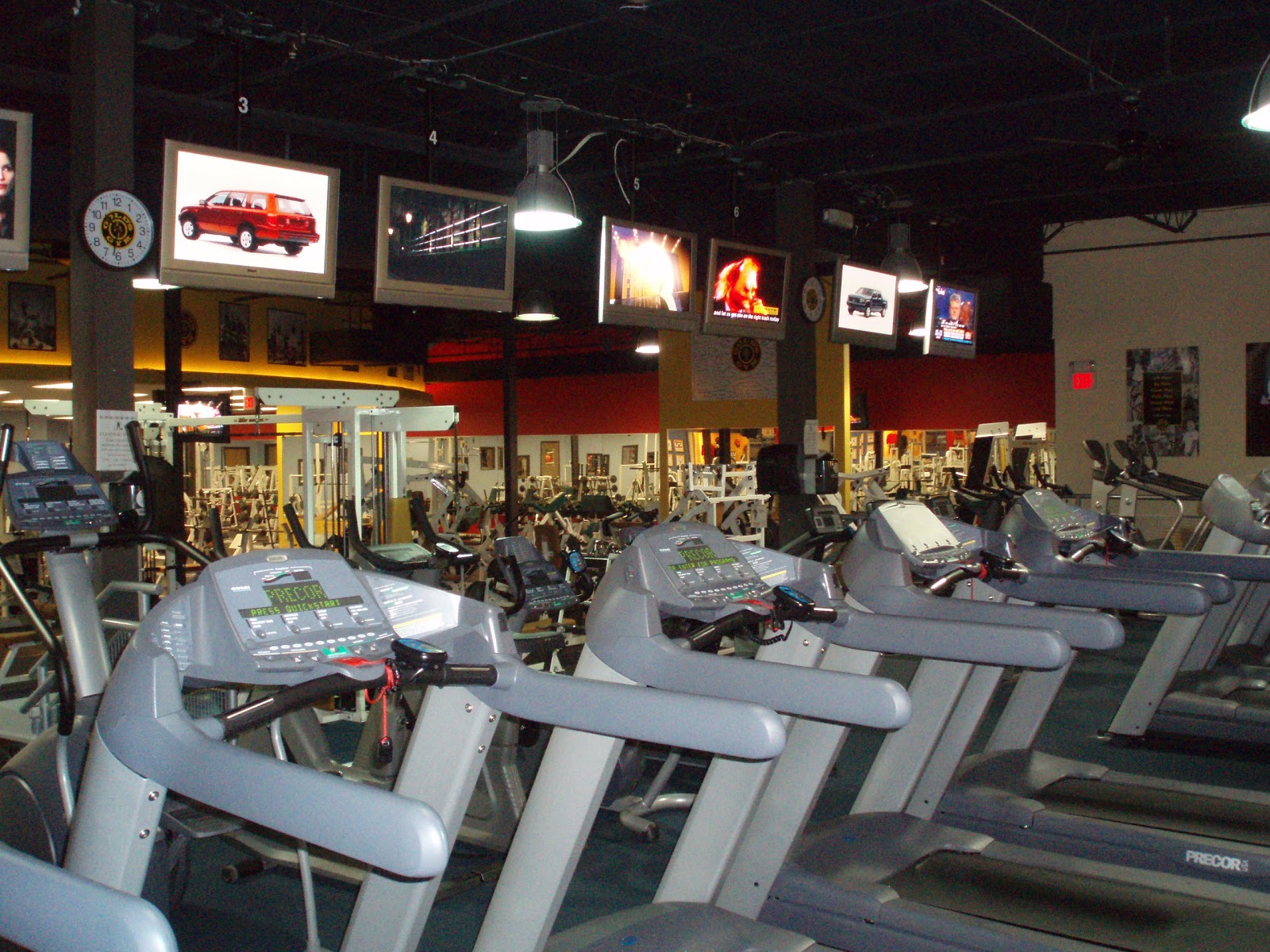 Photo of Gold's Gym in Paramus City, New Jersey, United States - 3 Picture of Point of interest, Establishment, Health, Gym