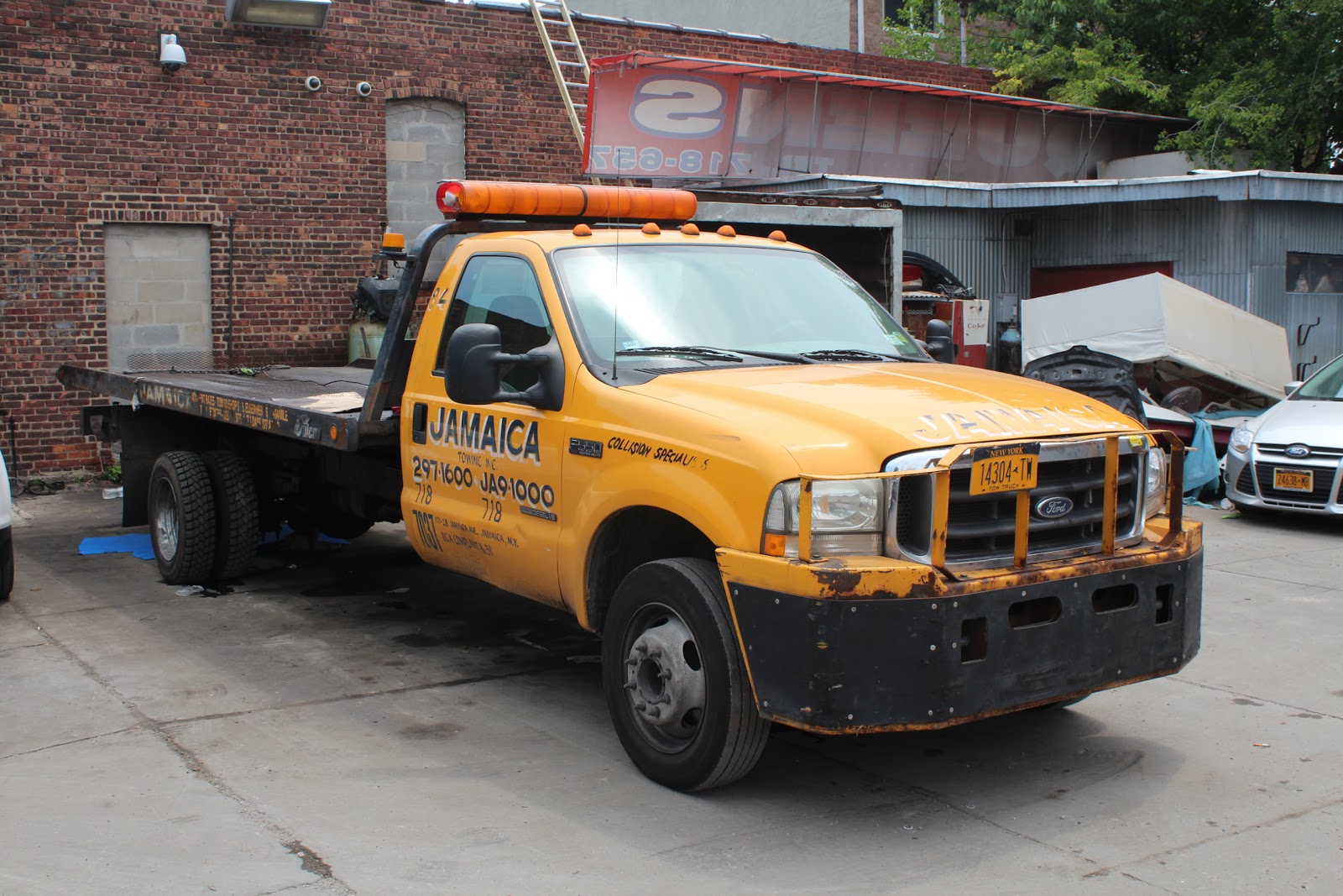 Photo of Jamaica Auto Body & Towing Inc in Queens City, New York, United States - 2 Picture of Point of interest, Establishment, Store, Car repair