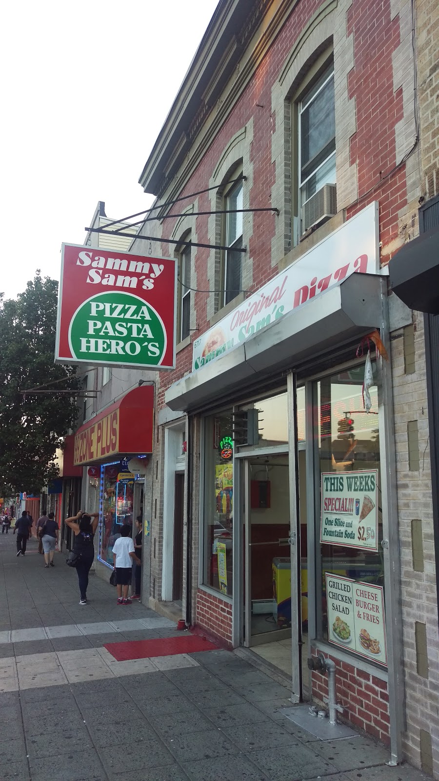 Photo of Sammy Sam's Pizza in Guttenberg City, New Jersey, United States - 1 Picture of Restaurant, Food, Point of interest, Establishment