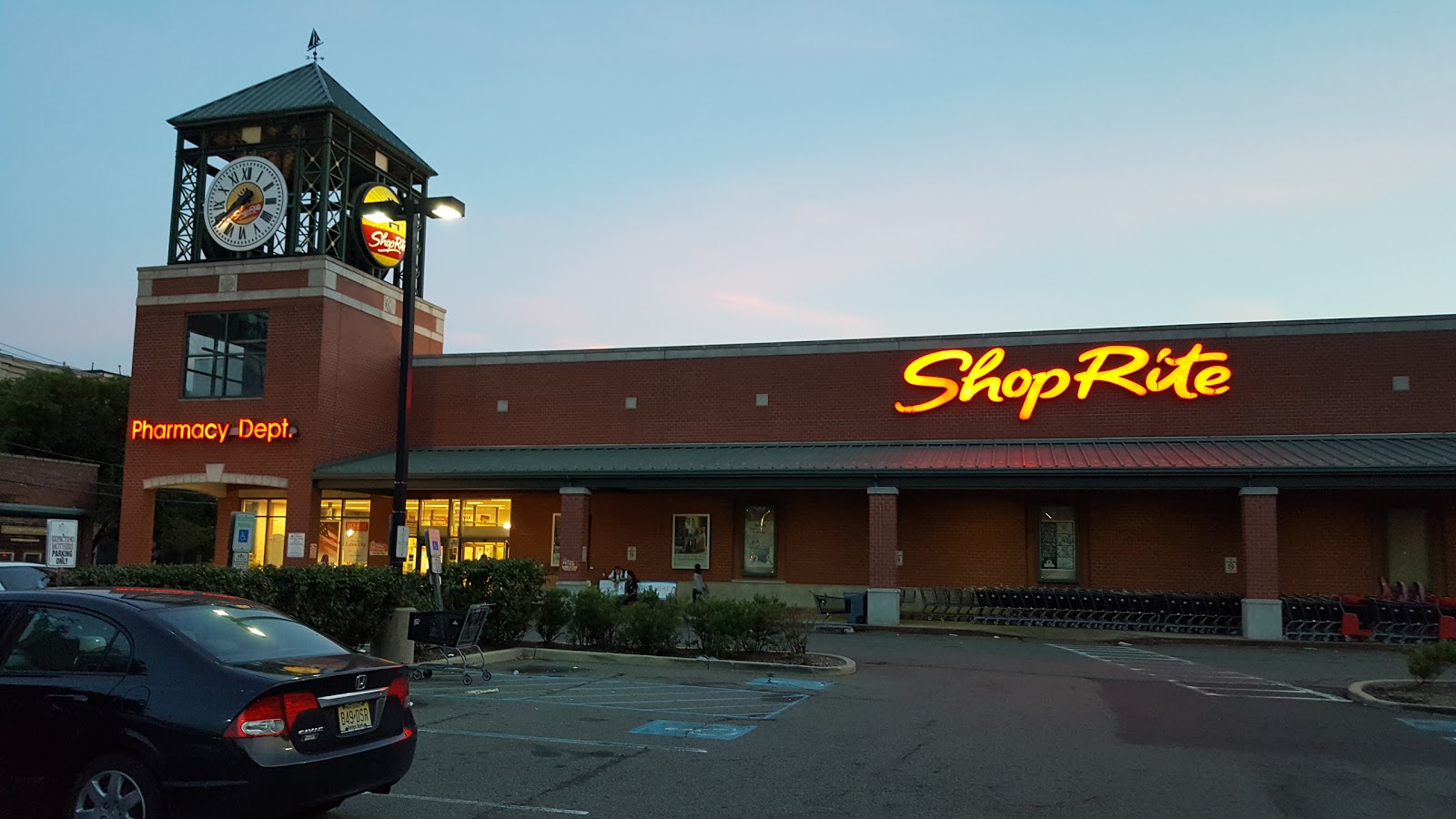 Photo of ShopRite in Hoboken City, New Jersey, United States - 2 Picture of Food, Point of interest, Establishment, Store, Grocery or supermarket
