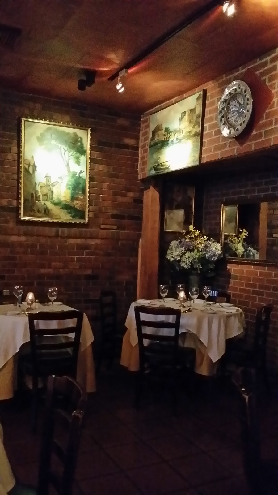 Photo of Tevere in New York City, New York, United States - 1 Picture of Restaurant, Food, Point of interest, Establishment, Bar