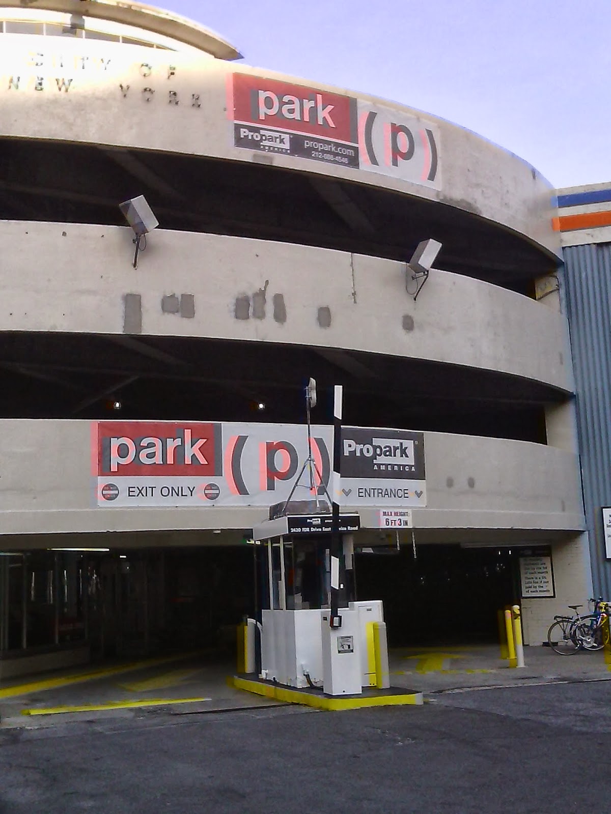 Photo of Skyport Parking Garage in New York City, New York, United States - 1 Picture of Point of interest, Establishment, Parking