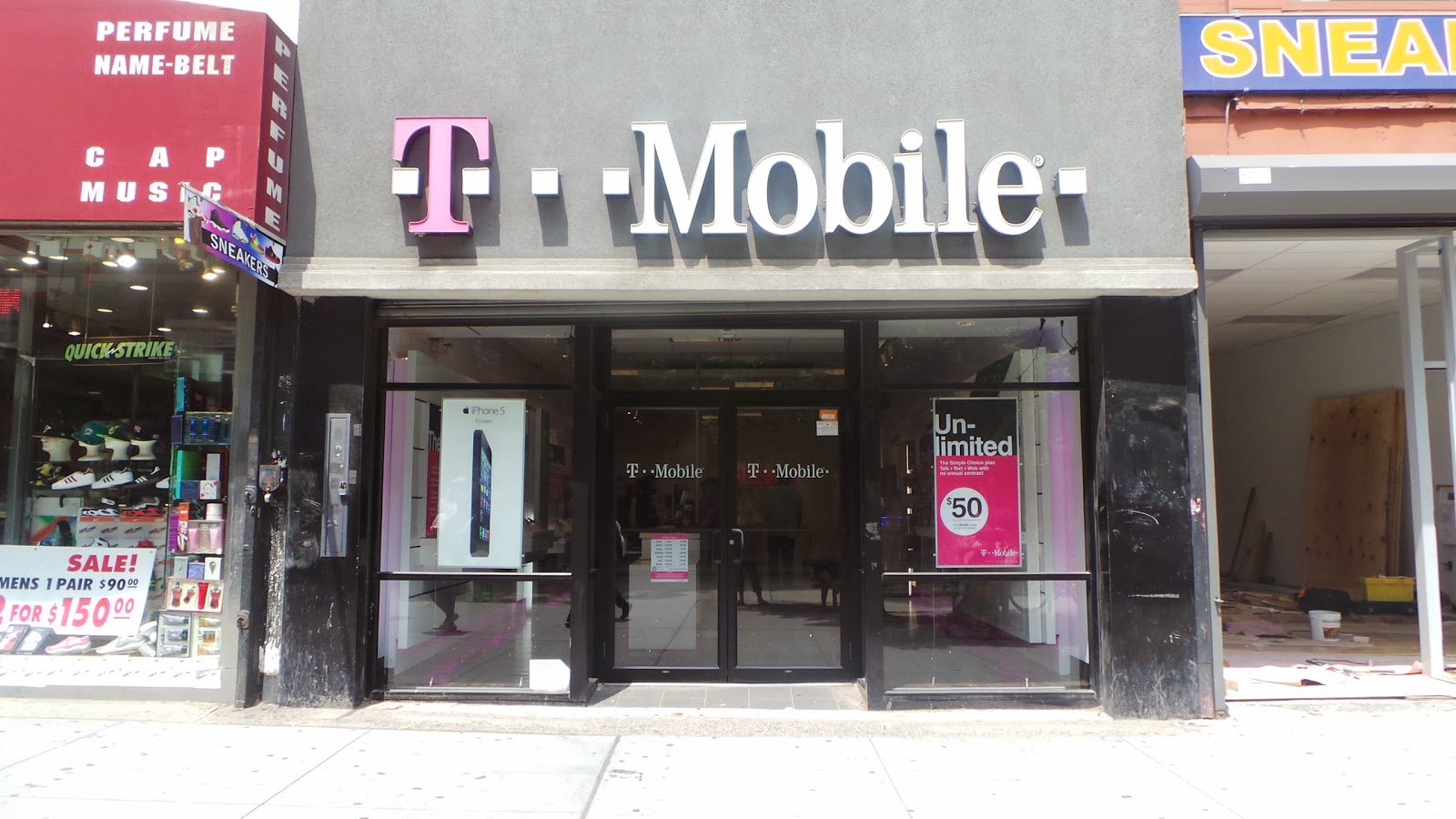 Photo of T-Mobile Brooklyn in Brooklyn City, New York, United States - 2 Picture of Point of interest, Establishment, Store