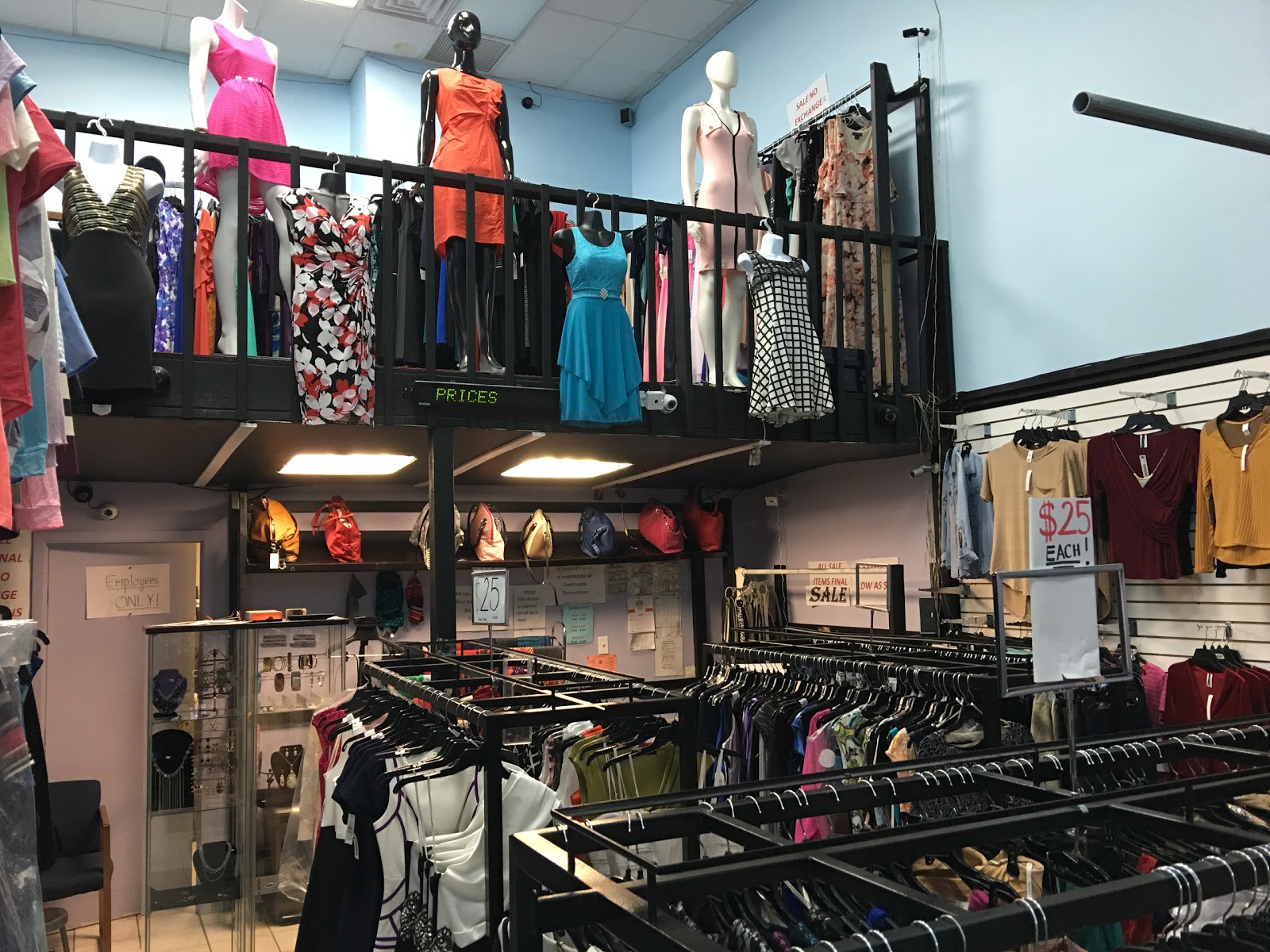 Photo of 5 Avenue Fashions Inc in Queens City, New York, United States - 4 Picture of Point of interest, Establishment, Store, Clothing store