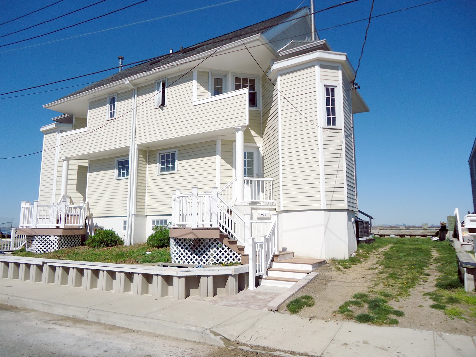 Photo of Waterfront Home in Far Rockaway City, New York, United States - 2 Picture of Point of interest, Establishment, Real estate agency, Travel agency