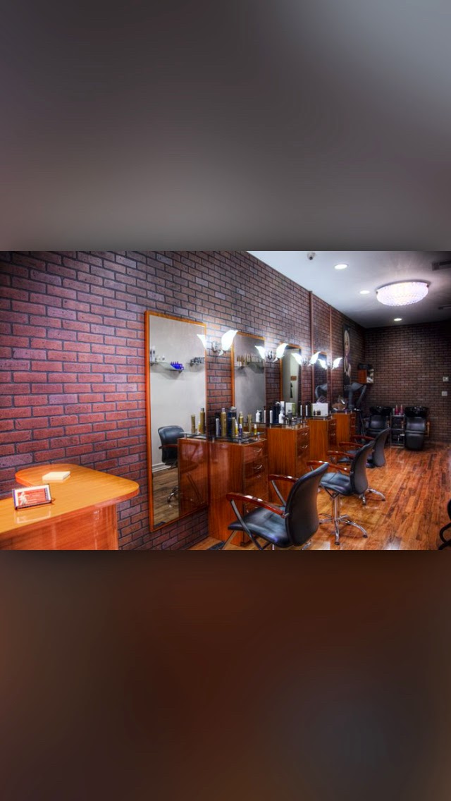 Photo of Salon De Larue in Brooklyn City, New York, United States - 2 Picture of Point of interest, Establishment, Beauty salon, Hair care