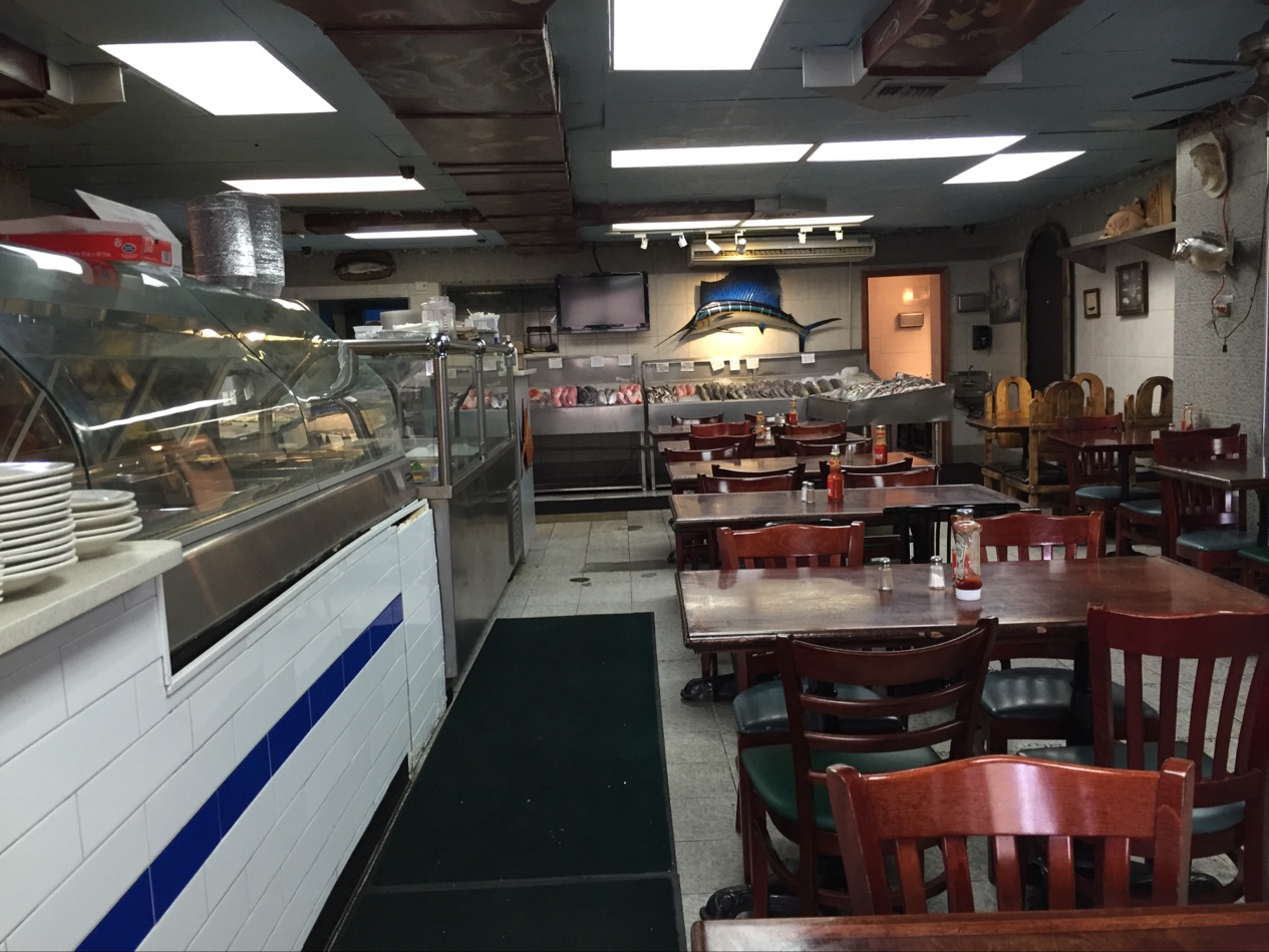 Photo of Astoria Seafood in Queens City, New York, United States - 5 Picture of Restaurant, Food, Point of interest, Establishment