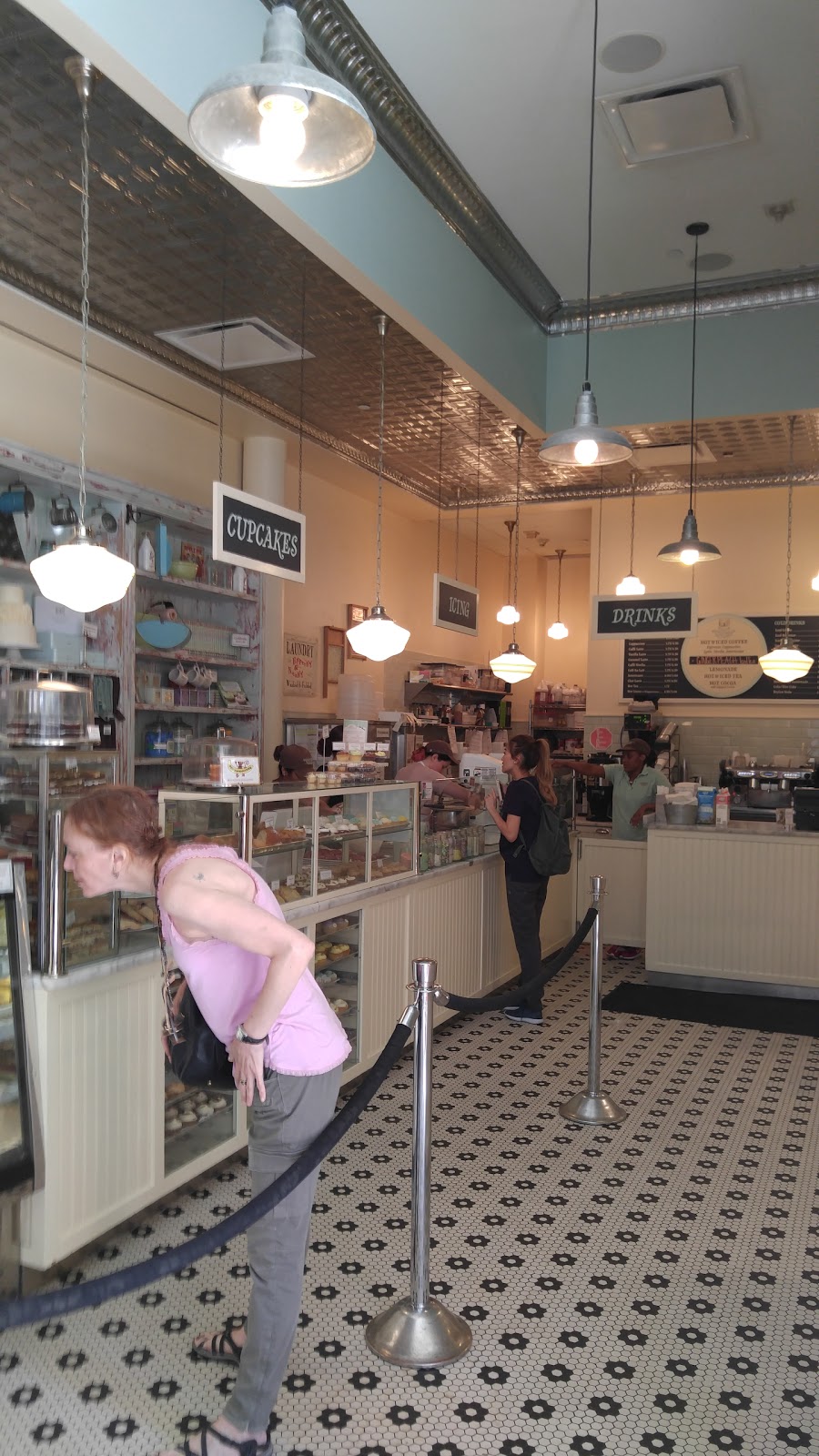 Photo of Magnolia Bakery in New York City, New York, United States - 3 Picture of Food, Point of interest, Establishment, Store, Bakery