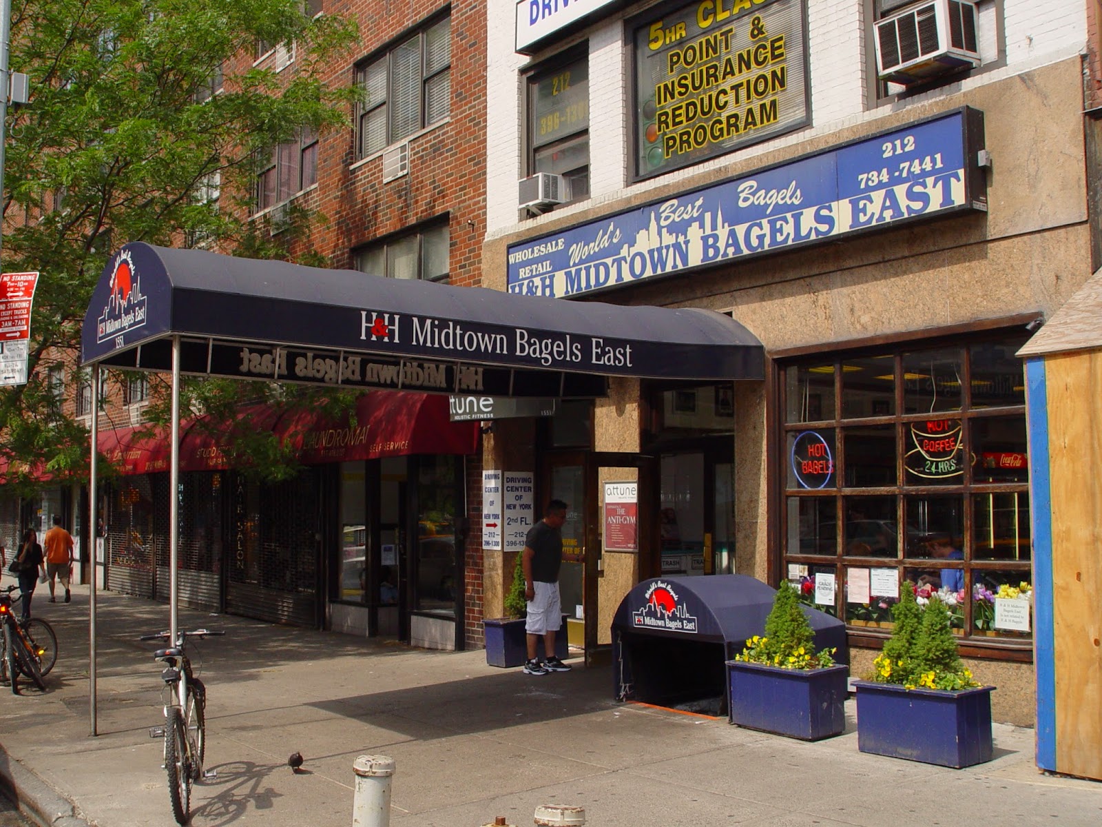 Photo of H&H Midtown Bagels East in New York City, New York, United States - 2 Picture of Food, Point of interest, Establishment, Store, Bakery