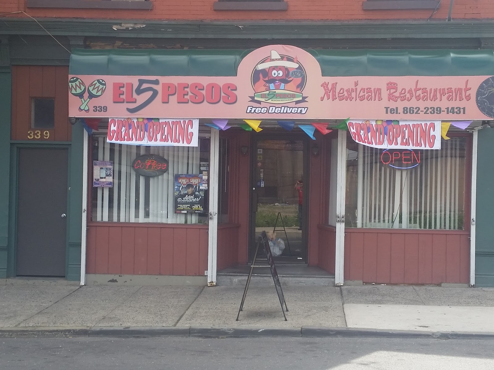 Photo of El 5 Pesos Mexican Restaurant in Paterson City, New Jersey, United States - 2 Picture of Restaurant, Food, Point of interest, Establishment