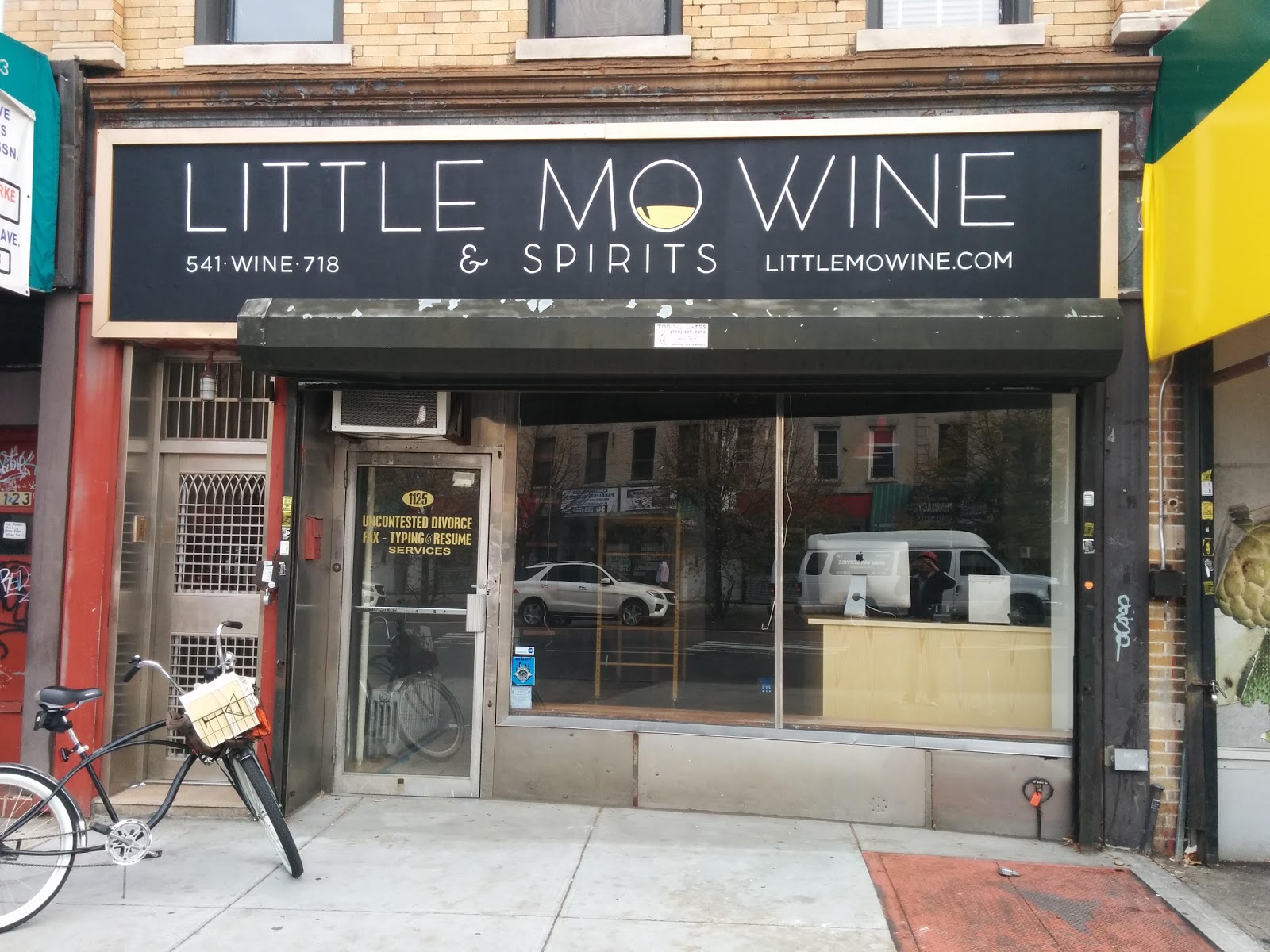 Photo of Little Mo Wine & Spirits in Kings County City, New York, United States - 1 Picture of Food, Point of interest, Establishment, Store, Liquor store