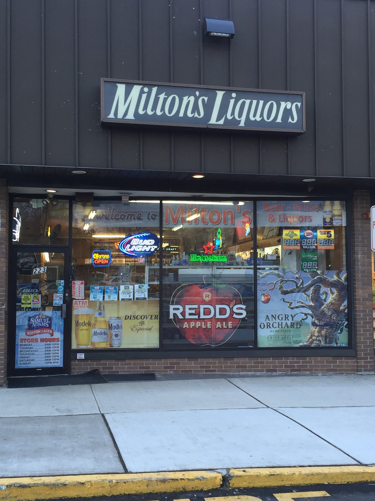 Photo of Milton's Wine & Liquors in Springfield Township City, New Jersey, United States - 8 Picture of Food, Point of interest, Establishment, Store, Liquor store