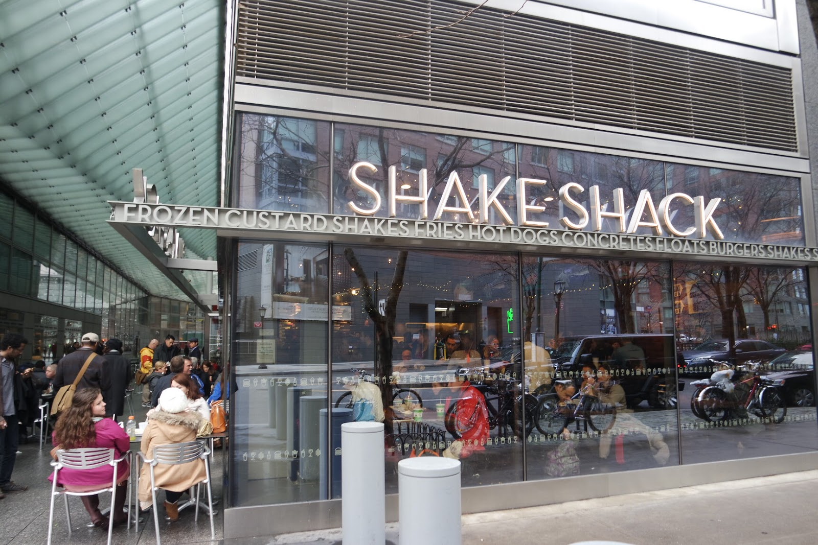 Photo of Shake Shack in New York City, New York, United States - 1 Picture of Restaurant, Food, Point of interest, Establishment, Store