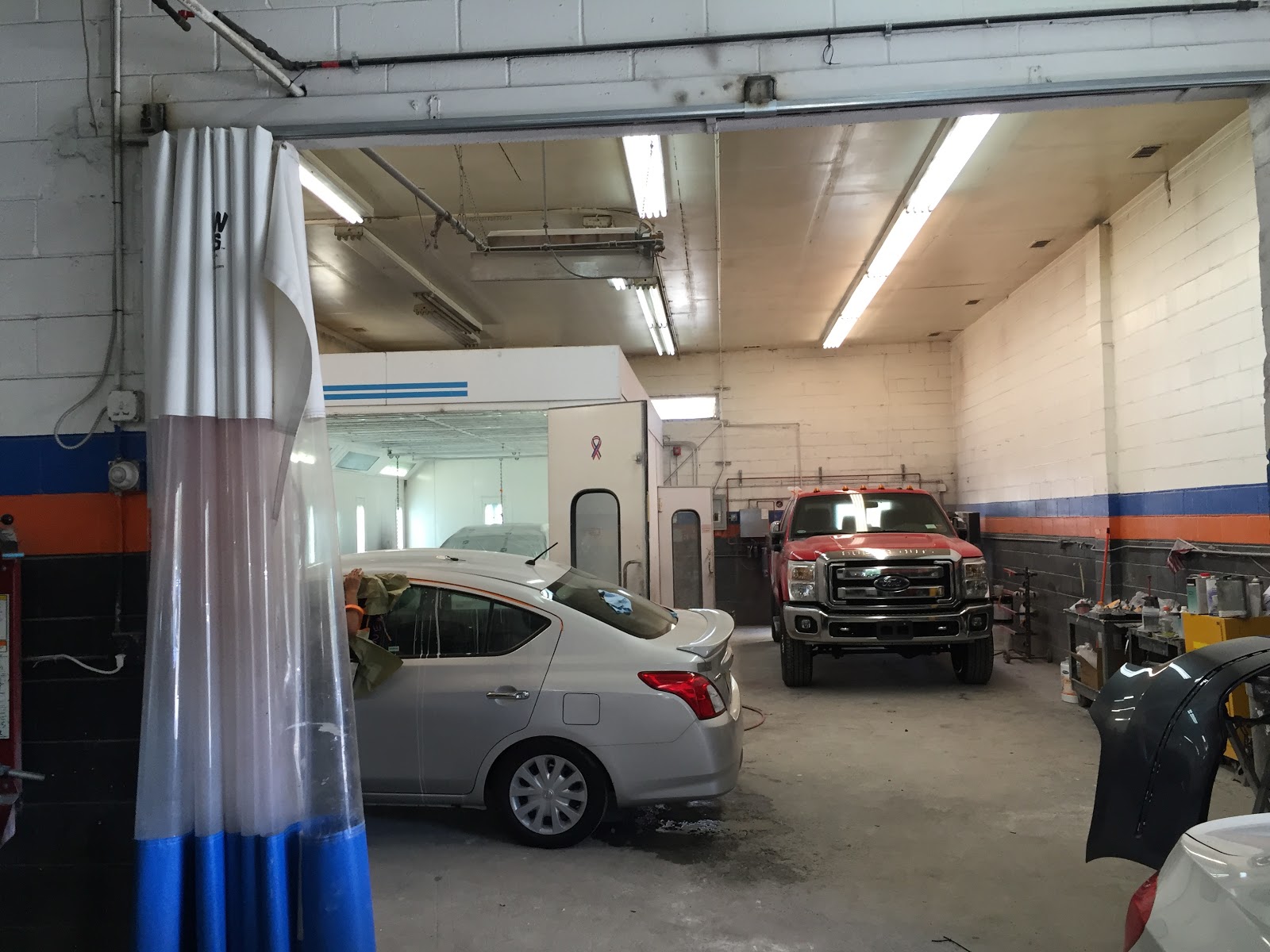 Photo of EXPRESSWAY COLLISION & AUTO REPAIR in Staten Island City, New York, United States - 3 Picture of Point of interest, Establishment, Car repair