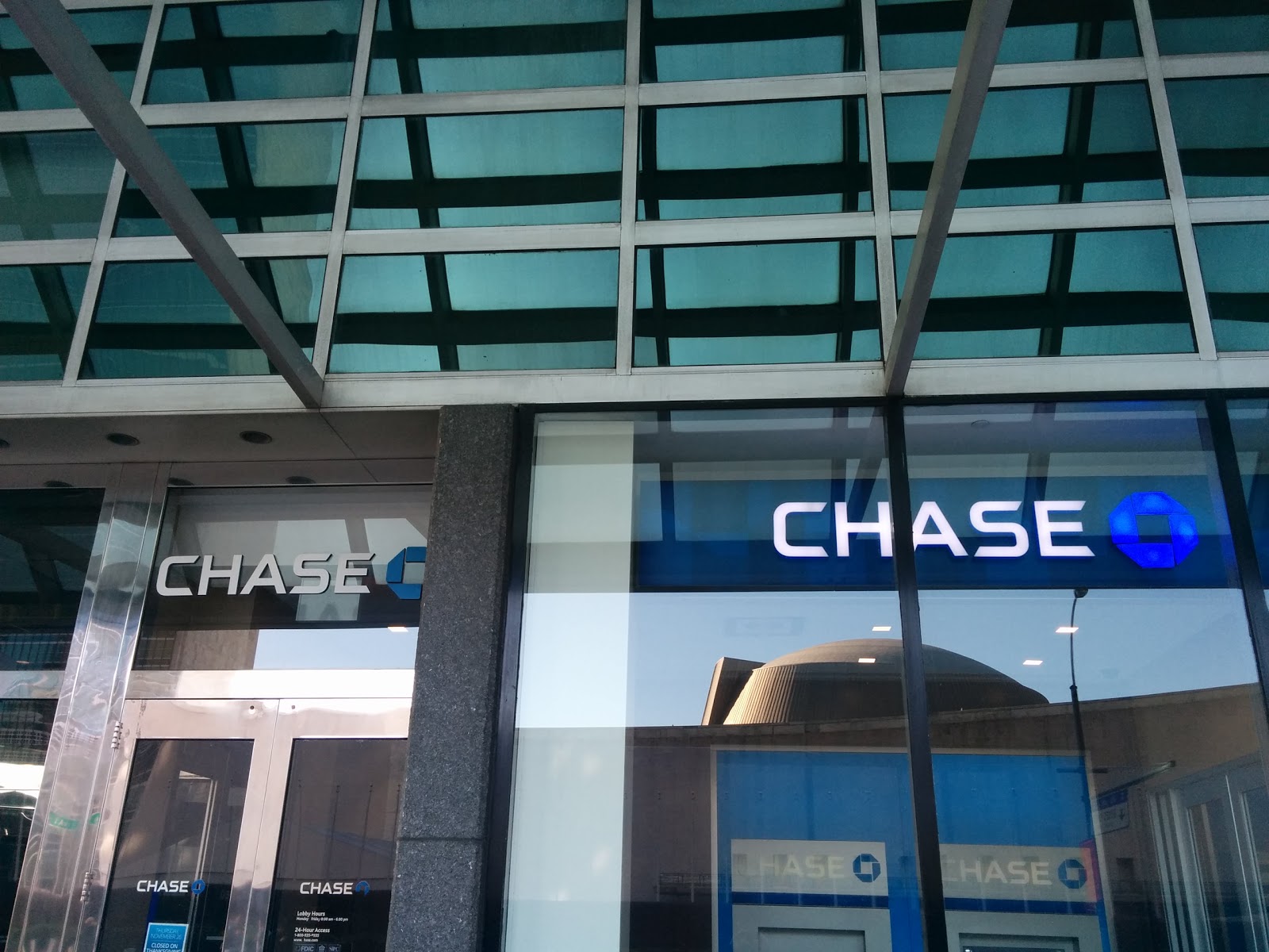 Photo of Chase Bank in New York City, New York, United States - 1 Picture of Point of interest, Establishment, Finance, Atm, Bank