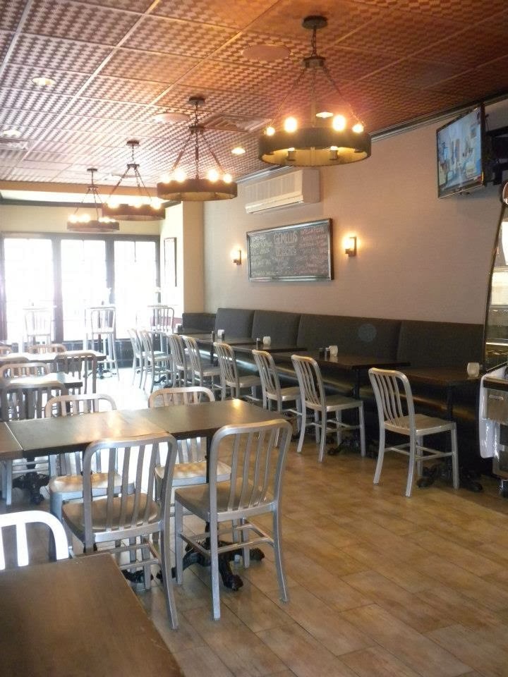 Photo of Gemelli Pizzeria in New Rochelle City, New York, United States - 2 Picture of Restaurant, Food, Point of interest, Establishment, Meal delivery