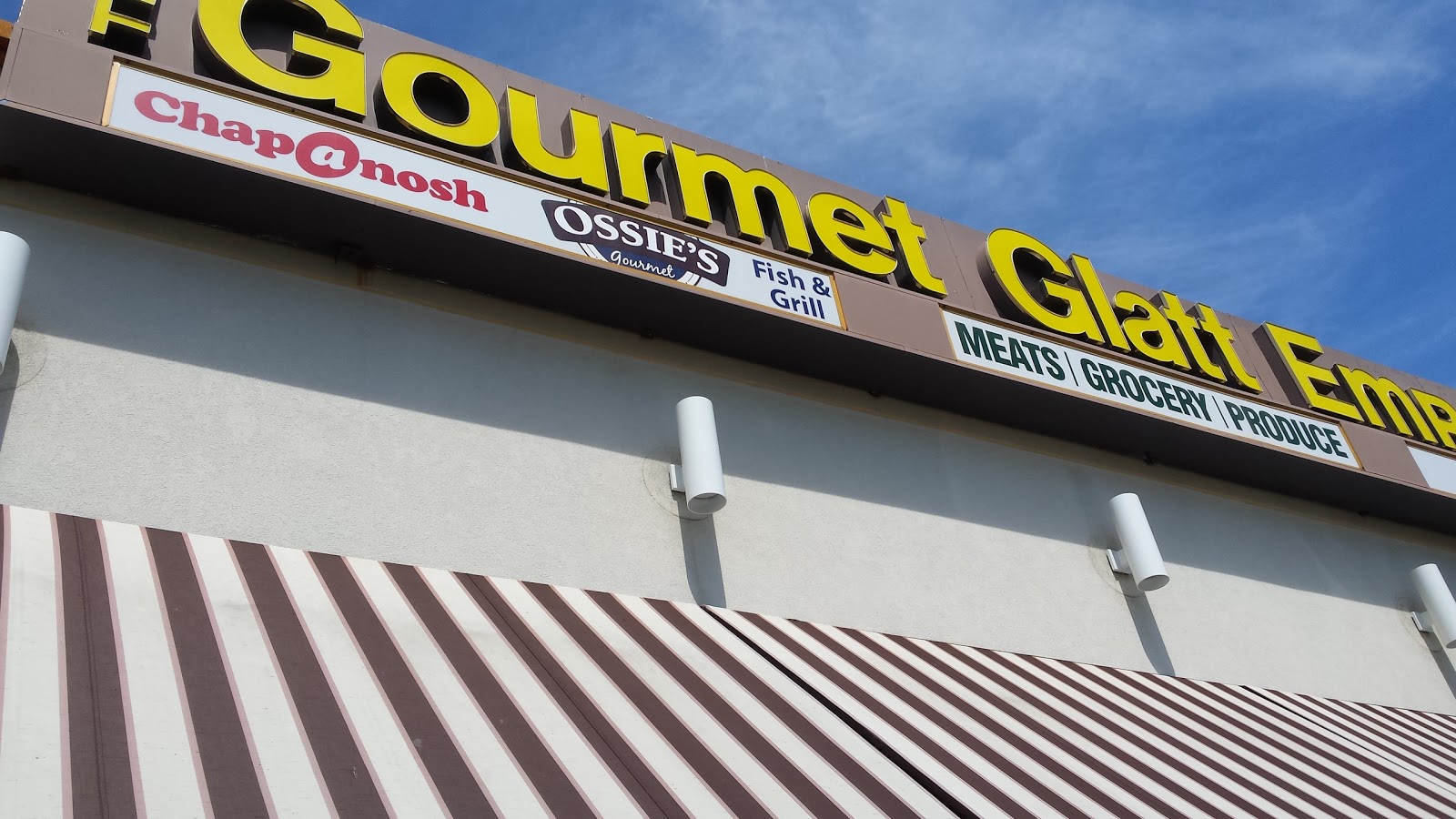 Photo of Gourmet Glatt Kosher Meat Market in Cedarhurst City, New York, United States - 4 Picture of Food, Point of interest, Establishment, Store, Grocery or supermarket