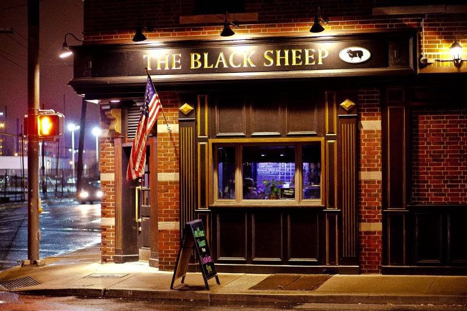 Photo of The Black Sheep Ale House in Mineola City, New York, United States - 2 Picture of Restaurant, Food, Point of interest, Establishment, Store, Bar