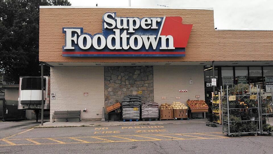 Photo of Nicholas Markets Foodtown of Colonia in Colonia City, New Jersey, United States - 1 Picture of Food, Point of interest, Establishment, Store, Grocery or supermarket